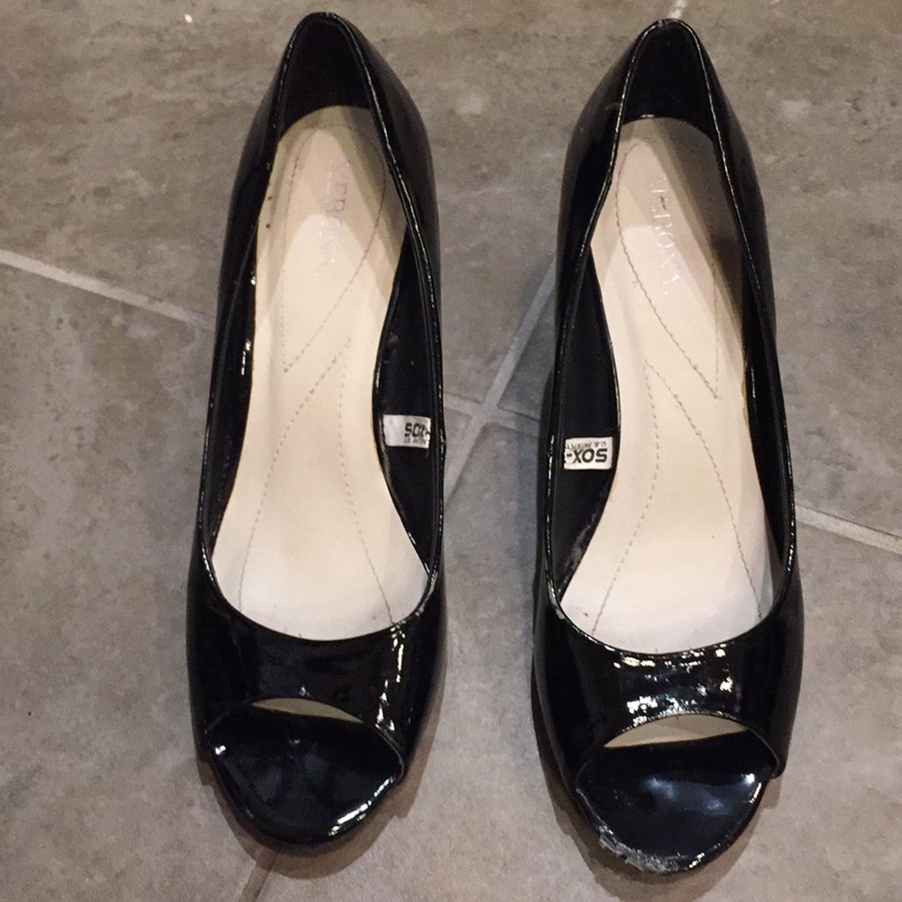 Merona size 8 🖤 black peep toe wedges 👠